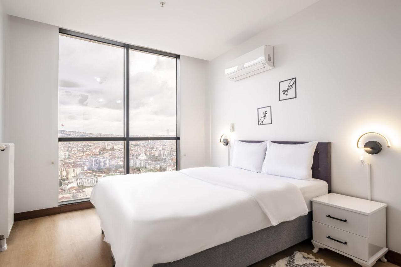 Charming Flat With City View In Atasehir Istanbul Exterior photo